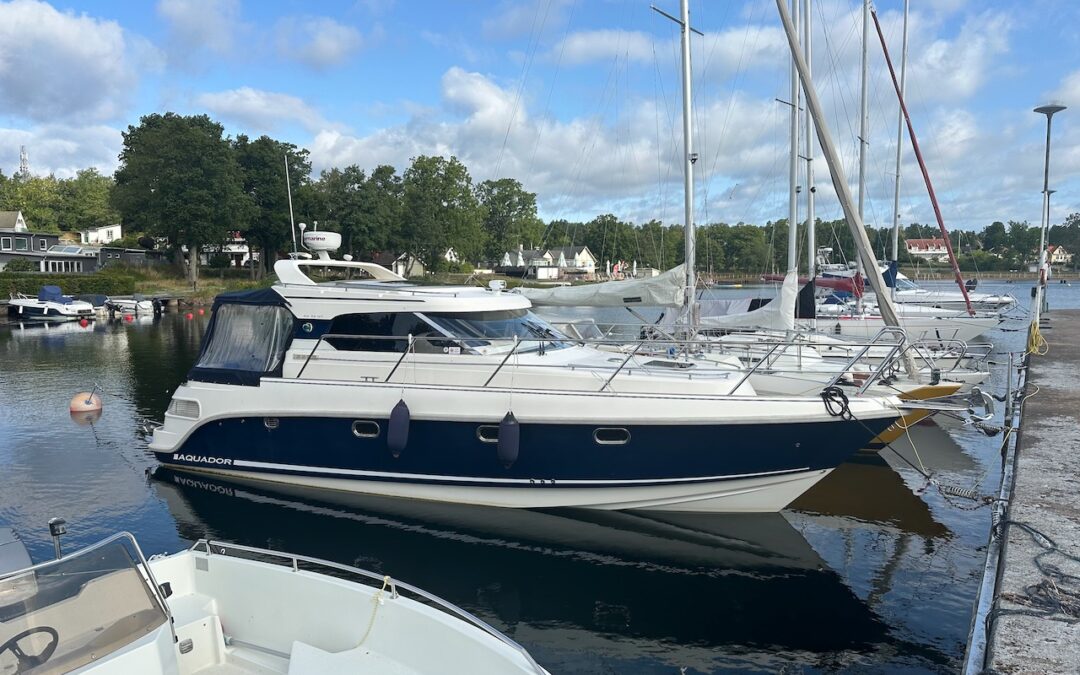 Aquador 33 HT 2010